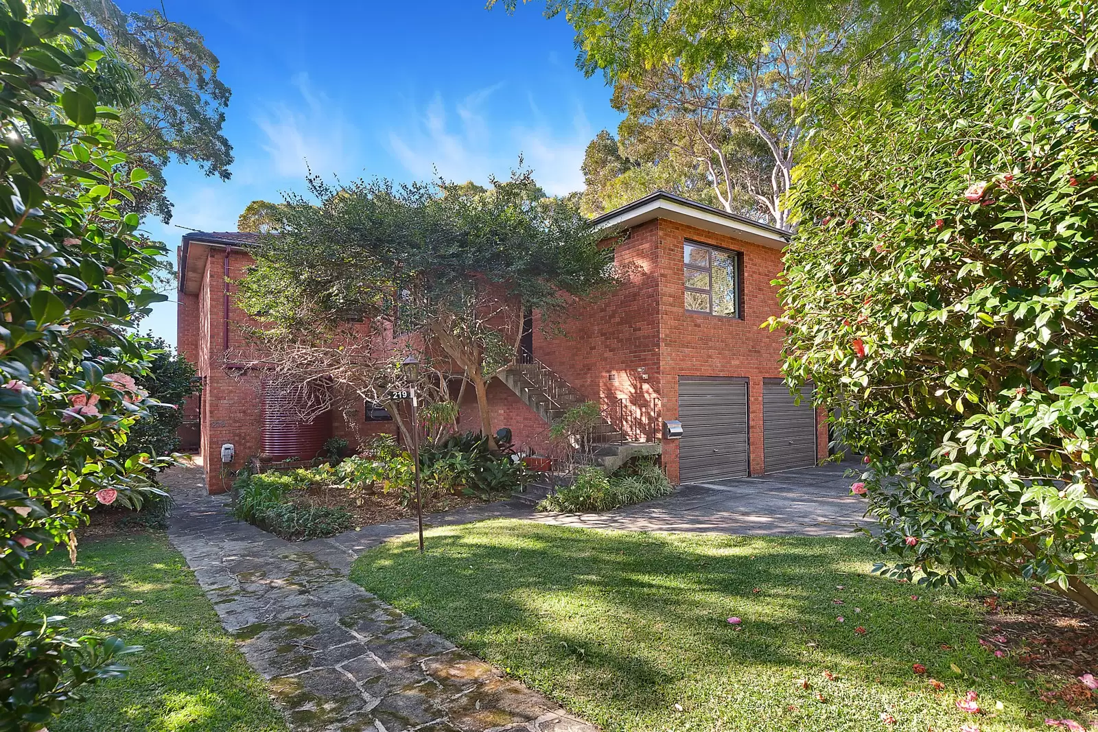 219 Edinburgh Road, Castlecrag Sold by Sydney Sotheby's International Realty - image 7