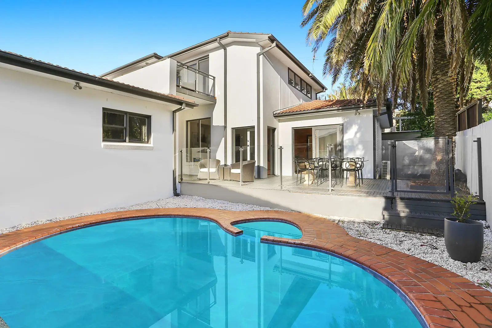 2A Village High Road, Vaucluse Sold by Sydney Sotheby's International Realty - image 2