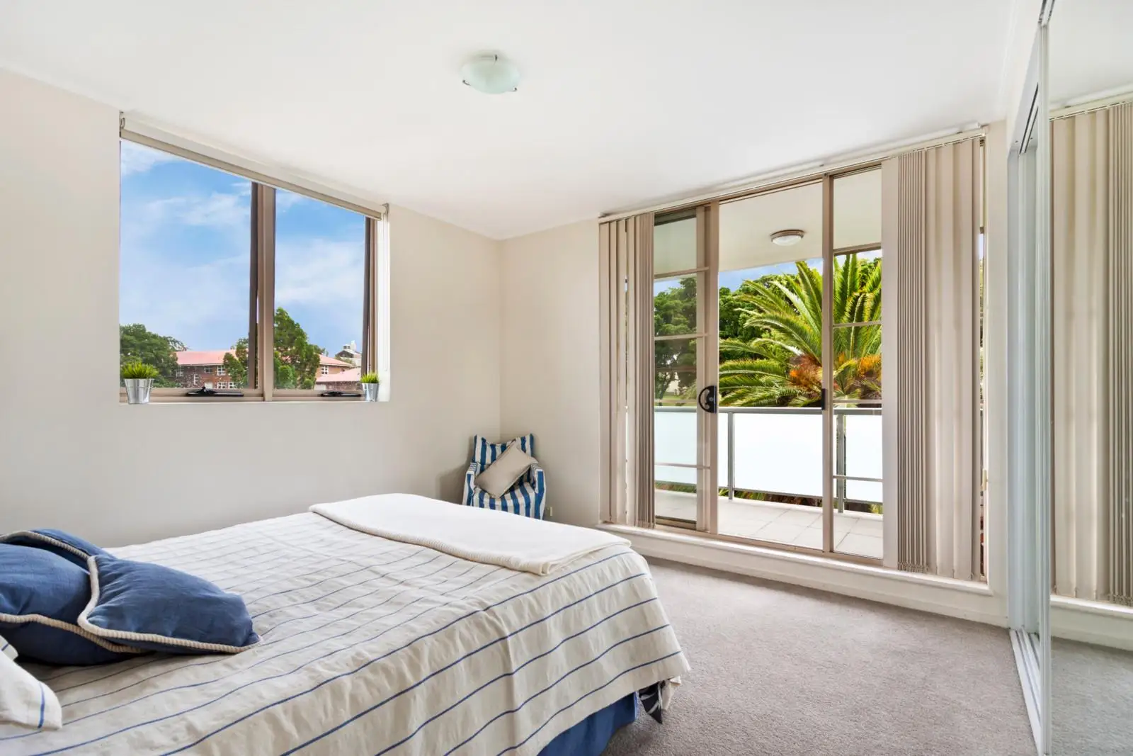 51/228 Moore Park Road, Paddington Sold by Sydney Sotheby's International Realty - image 2