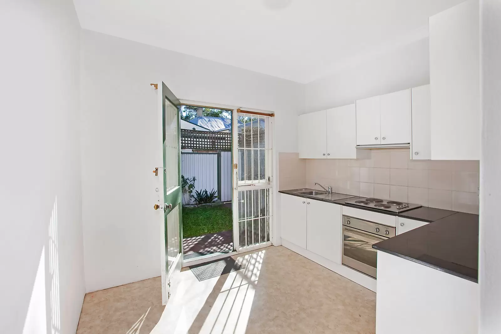 15 Ruthven Street, Bondi Junction Sold by Sydney Sotheby's International Realty - image 6