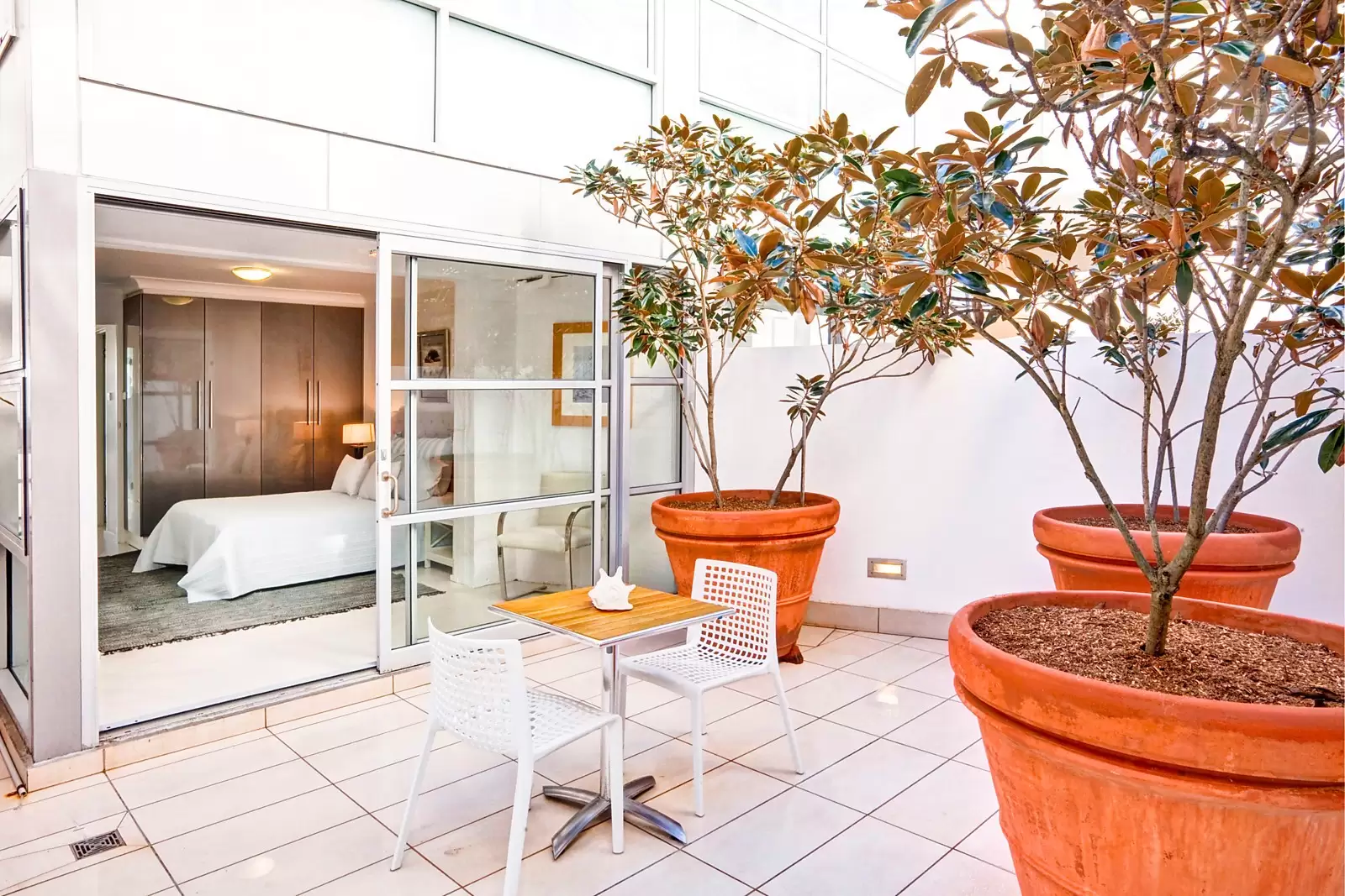 17/2-4 Notts Avenue, Bondi Beach Sold by Sydney Sotheby's International Realty - image 14