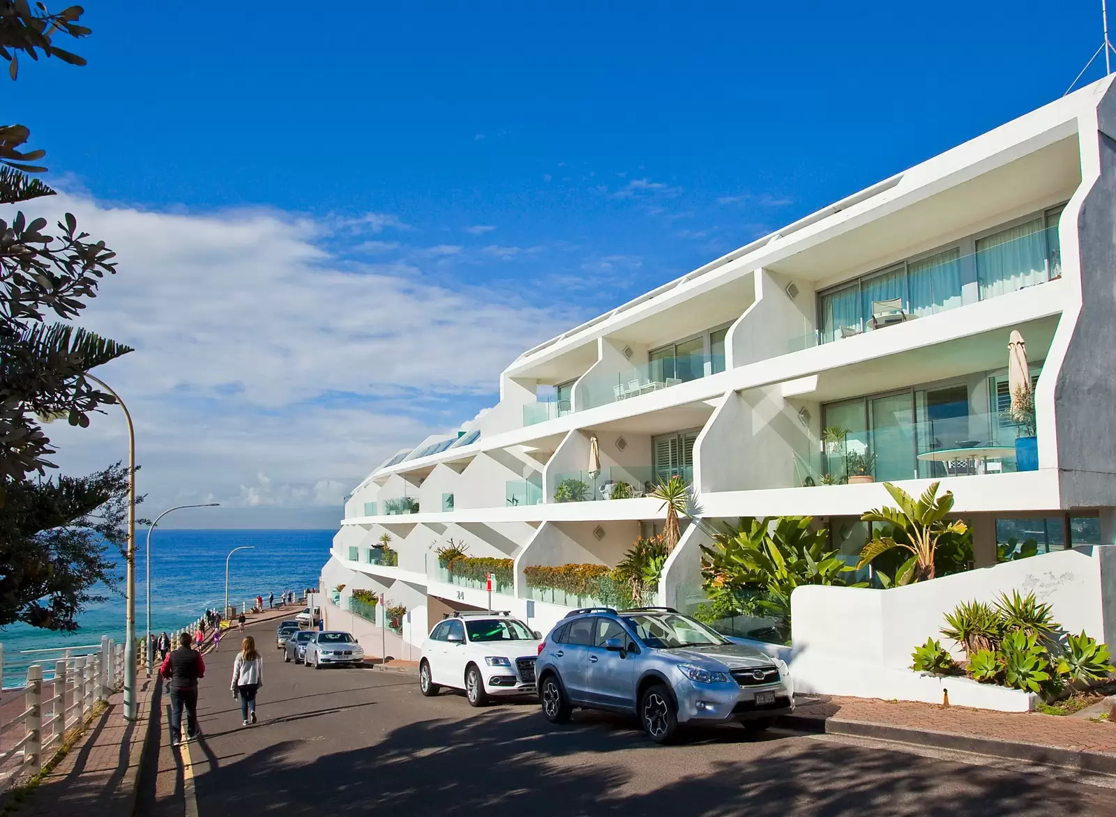 17/2-4 Notts Avenue, Bondi Beach Sold by Sydney Sotheby's International Realty - image 16