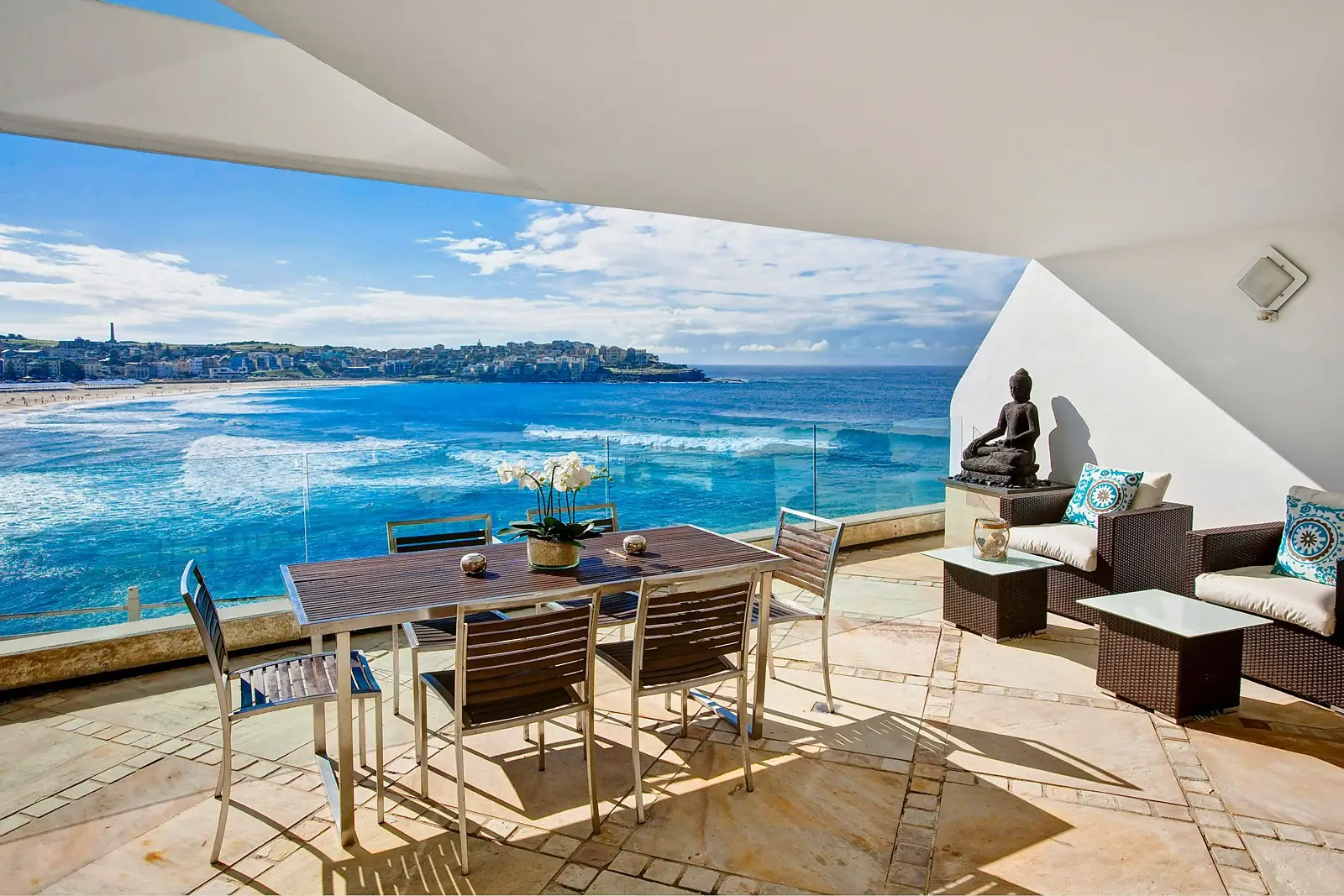 17/2-4 Notts Avenue, Bondi Beach Sold by Sydney Sotheby's International Realty - image 3