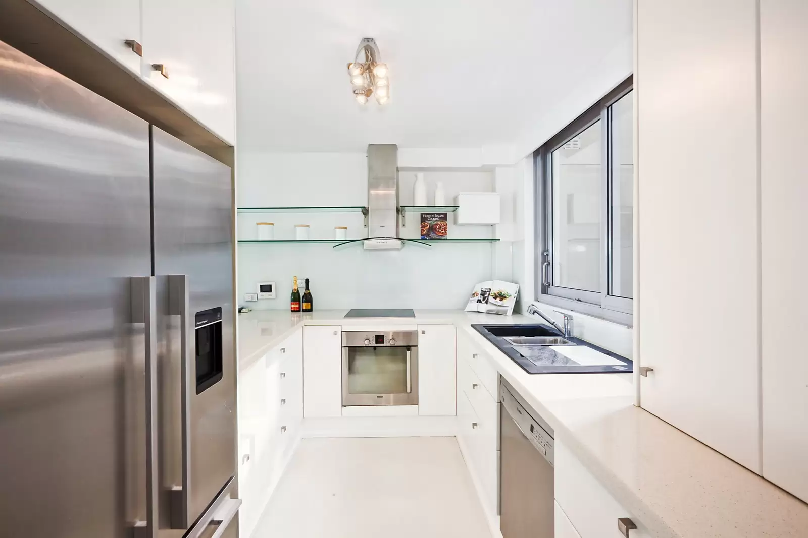 17/2-4 Notts Avenue, Bondi Beach Sold by Sydney Sotheby's International Realty - image 11