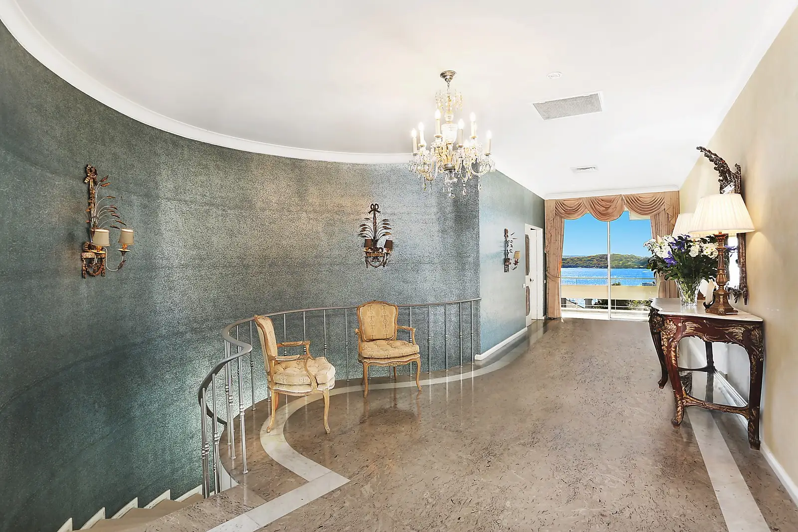 10 Wentworth Place (also Known As 10 Wyuna Road), Point Piper Sold by Sydney Sotheby's International Realty - image 3