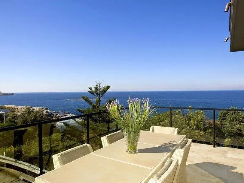 23 Cairo Street, Coogee Sold by Sydney Sotheby's International Realty - image 2
