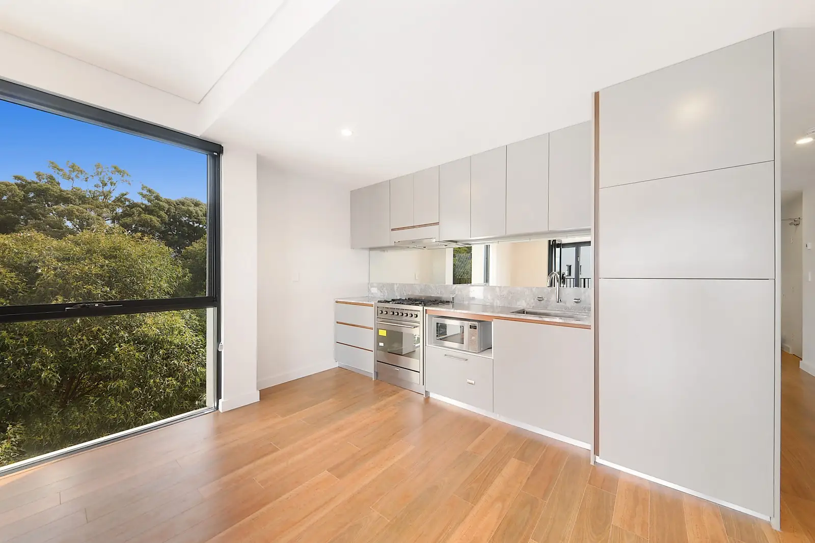 410/8 Boundary Street, Redfern Leased by Sydney Sotheby's International Realty - image 3