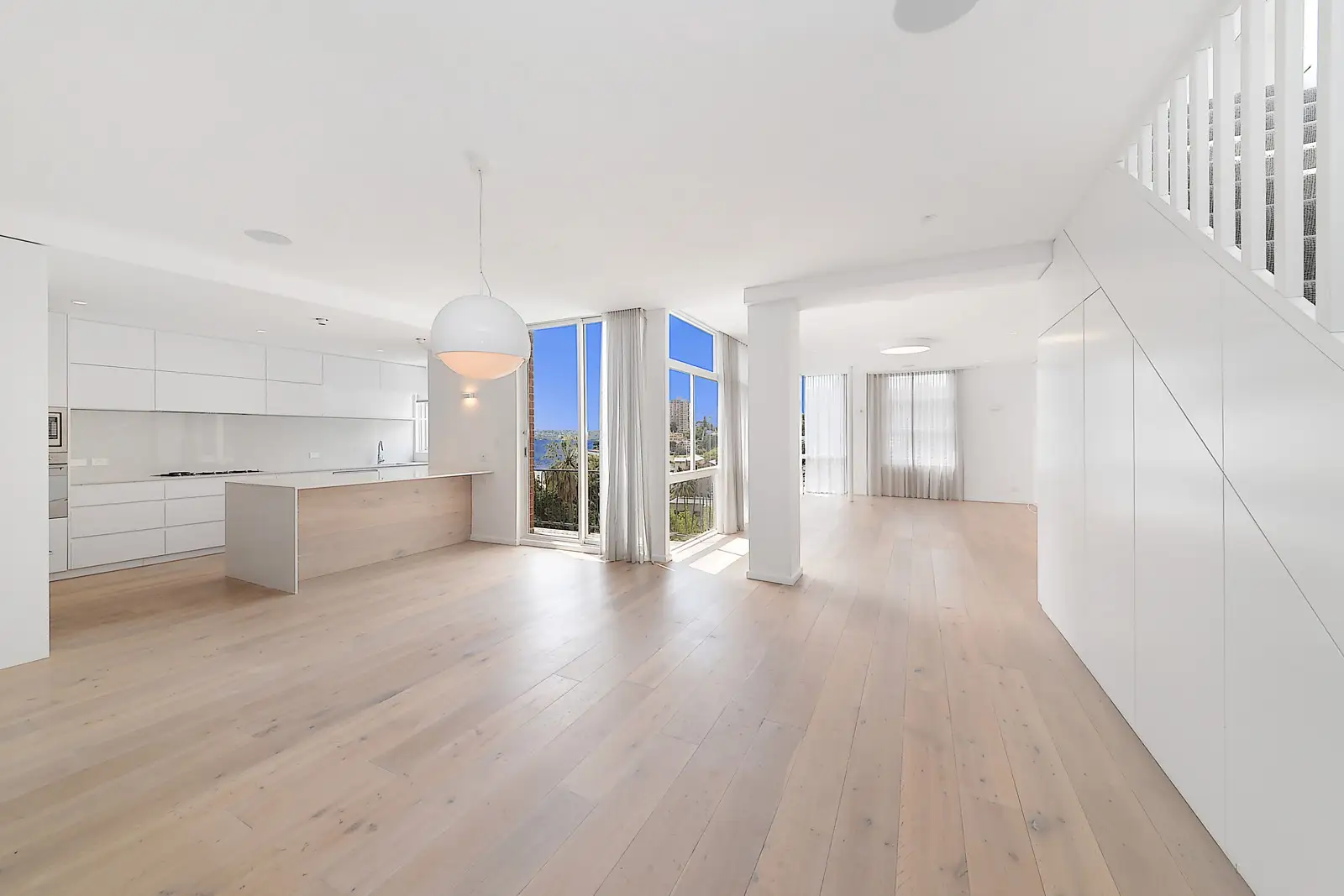 Penthouse C, New Beach Road, Darling Point Leased by Sydney Sotheby's International Realty - image 2