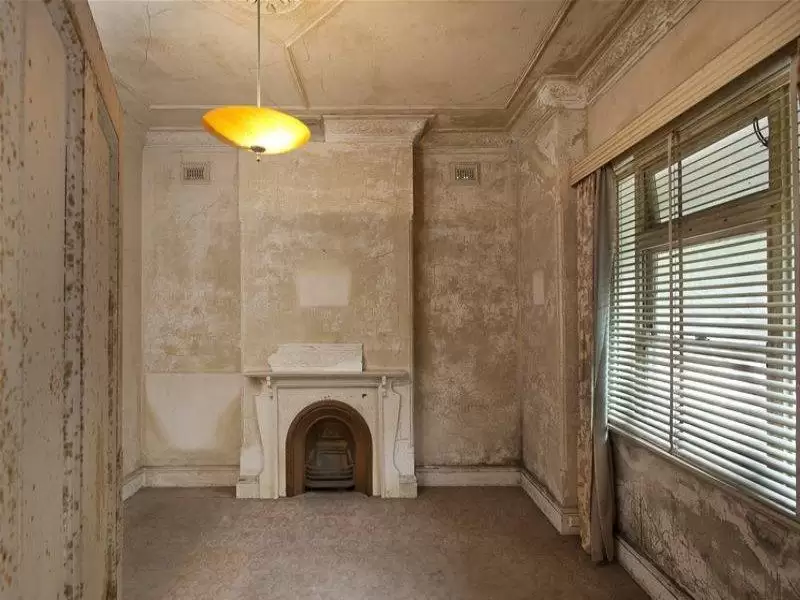 98 Albany Road, Stanmore Sold by Sydney Sotheby's International Realty - image 3