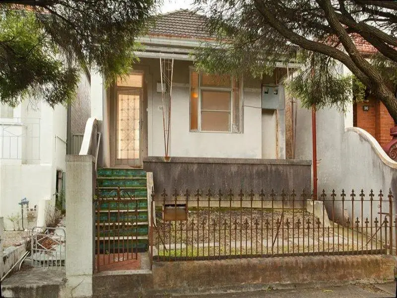 98 Albany Road, Stanmore Sold by Sydney Sotheby's International Realty - image 2