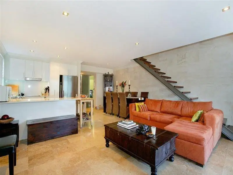32/26-34 McElhone Street, Woolloomooloo Sold by Sydney Sotheby's International Realty - image 1