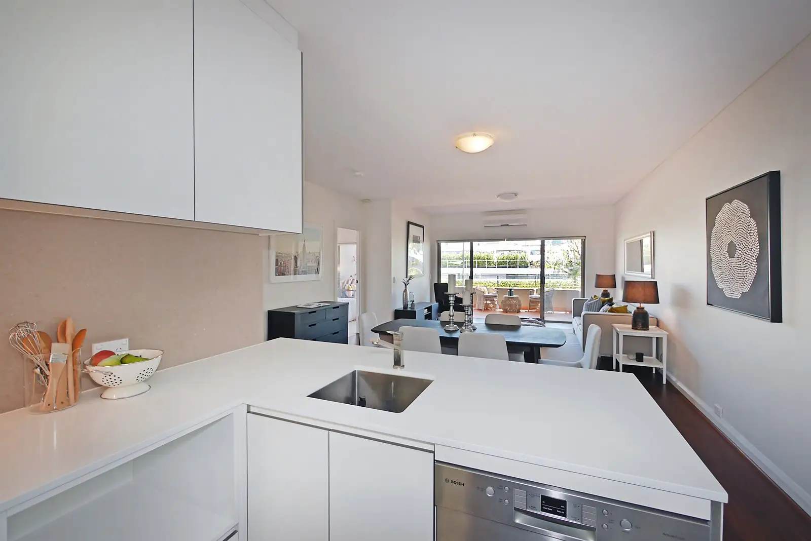 49/67 Cowper Wharf Road, Woolloomooloo Sold by Sydney Sotheby's International Realty - image 3