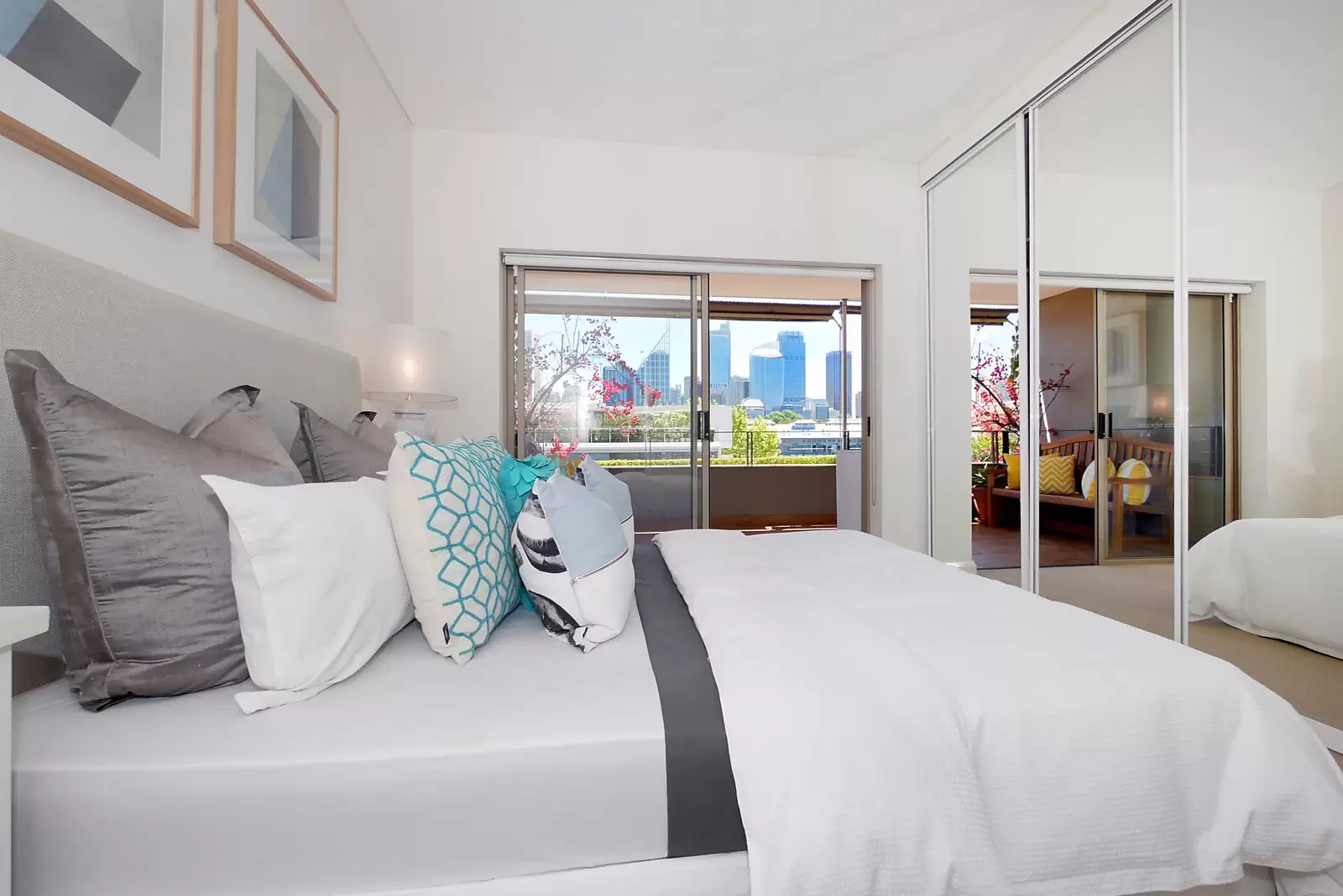 49/67 Cowper Wharf Road, Woolloomooloo Sold by Sydney Sotheby's International Realty - image 5