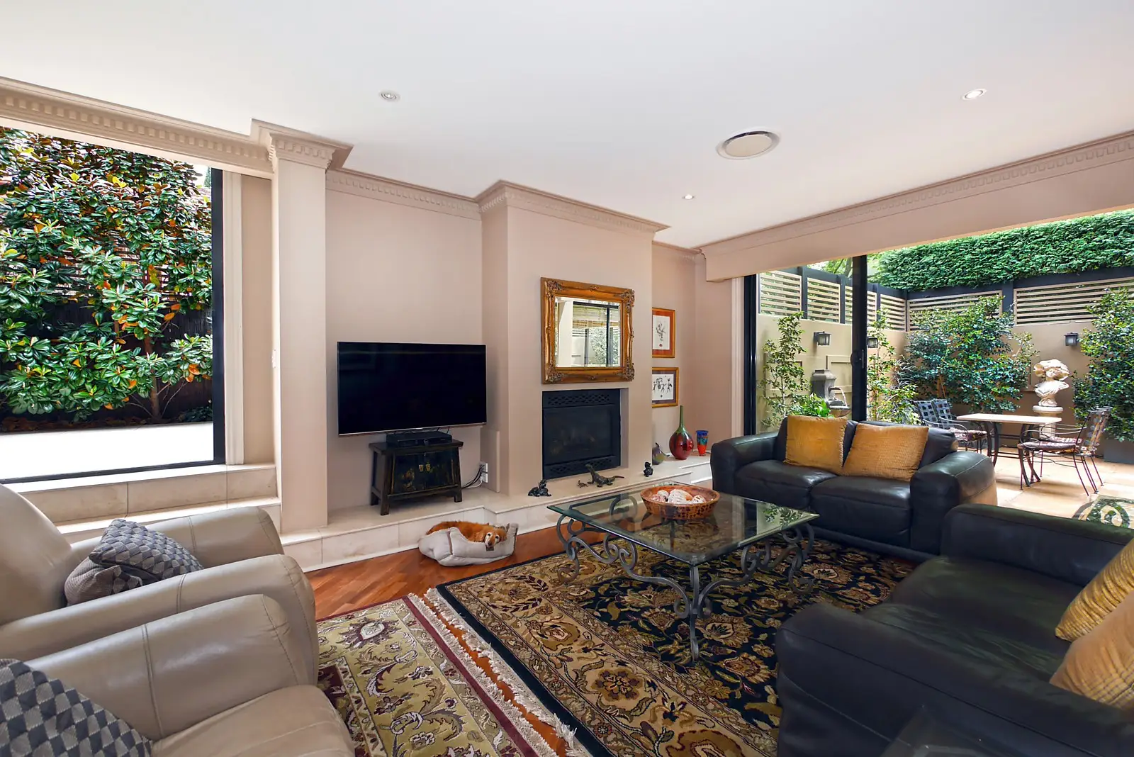 1/64 Ocean Street, Woollahra Sold by Sydney Sotheby's International Realty - image 1