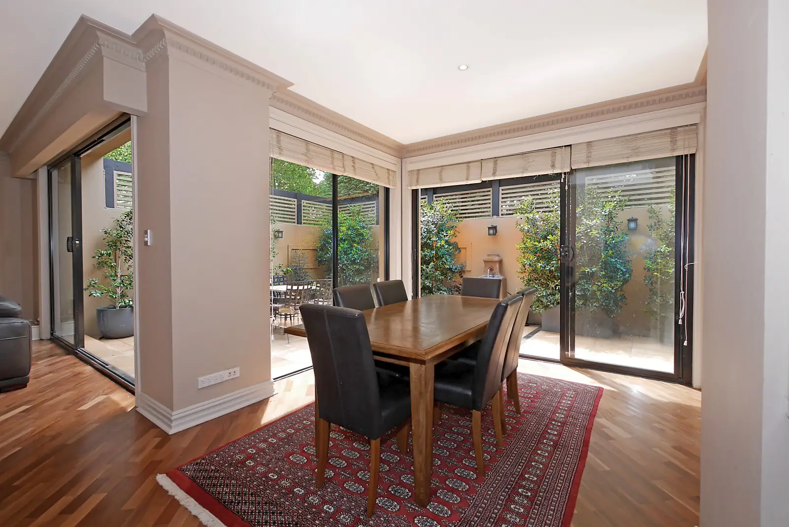 1/64 Ocean Street, Woollahra Sold by Sydney Sotheby's International Realty - image 3