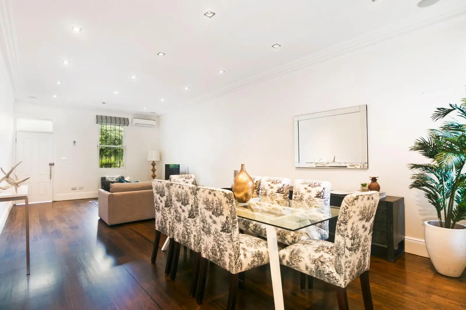 75 Mill Hill Road, Bondi Junction Sold by Sydney Sotheby's International Realty - image 2