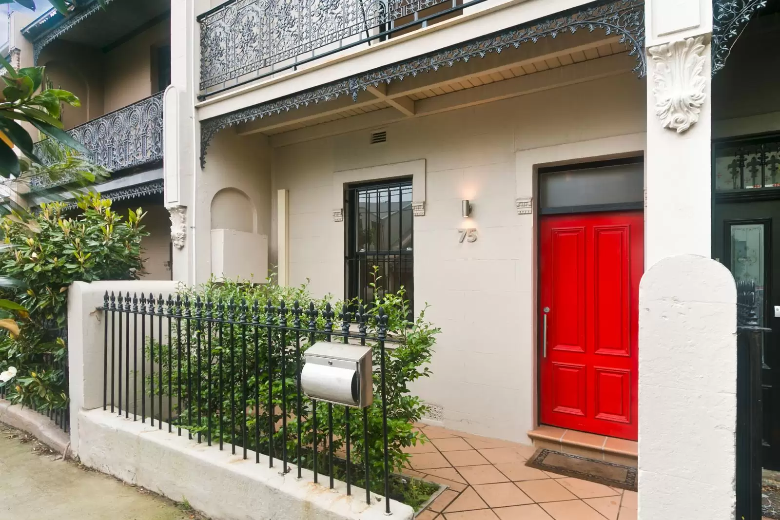 75 Mill Hill Road, Bondi Junction Sold by Sydney Sotheby's International Realty - image 7