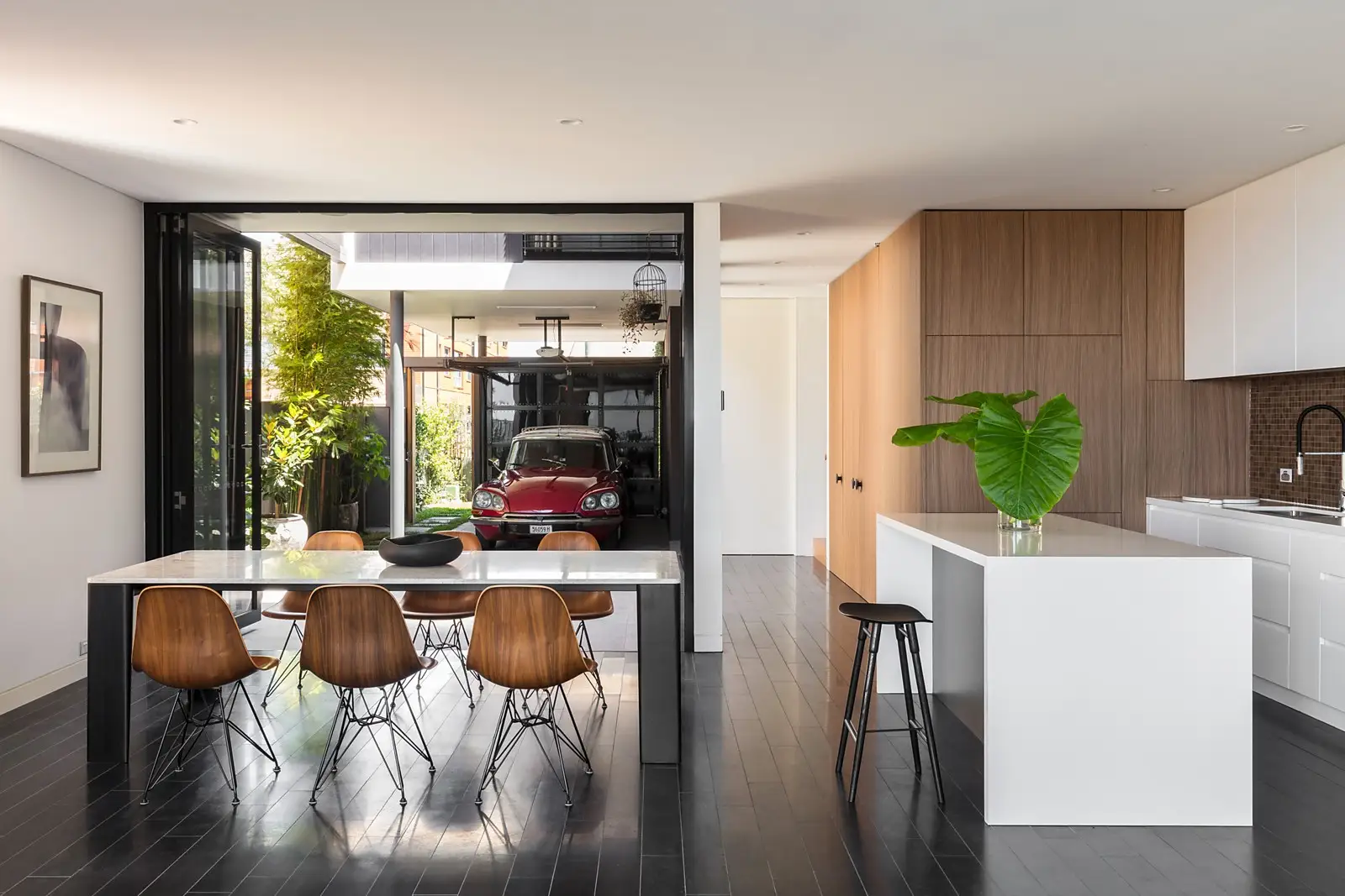 205 Oberon Street, Coogee Sold by Sydney Sotheby's International Realty - image 2