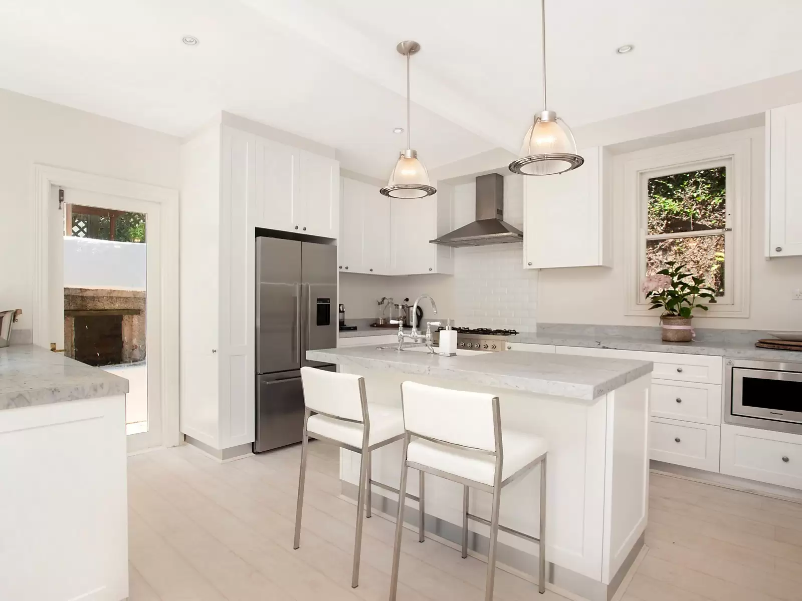 16 Bell Street, Watsons Bay Sold by Sydney Sotheby's International Realty - image 3