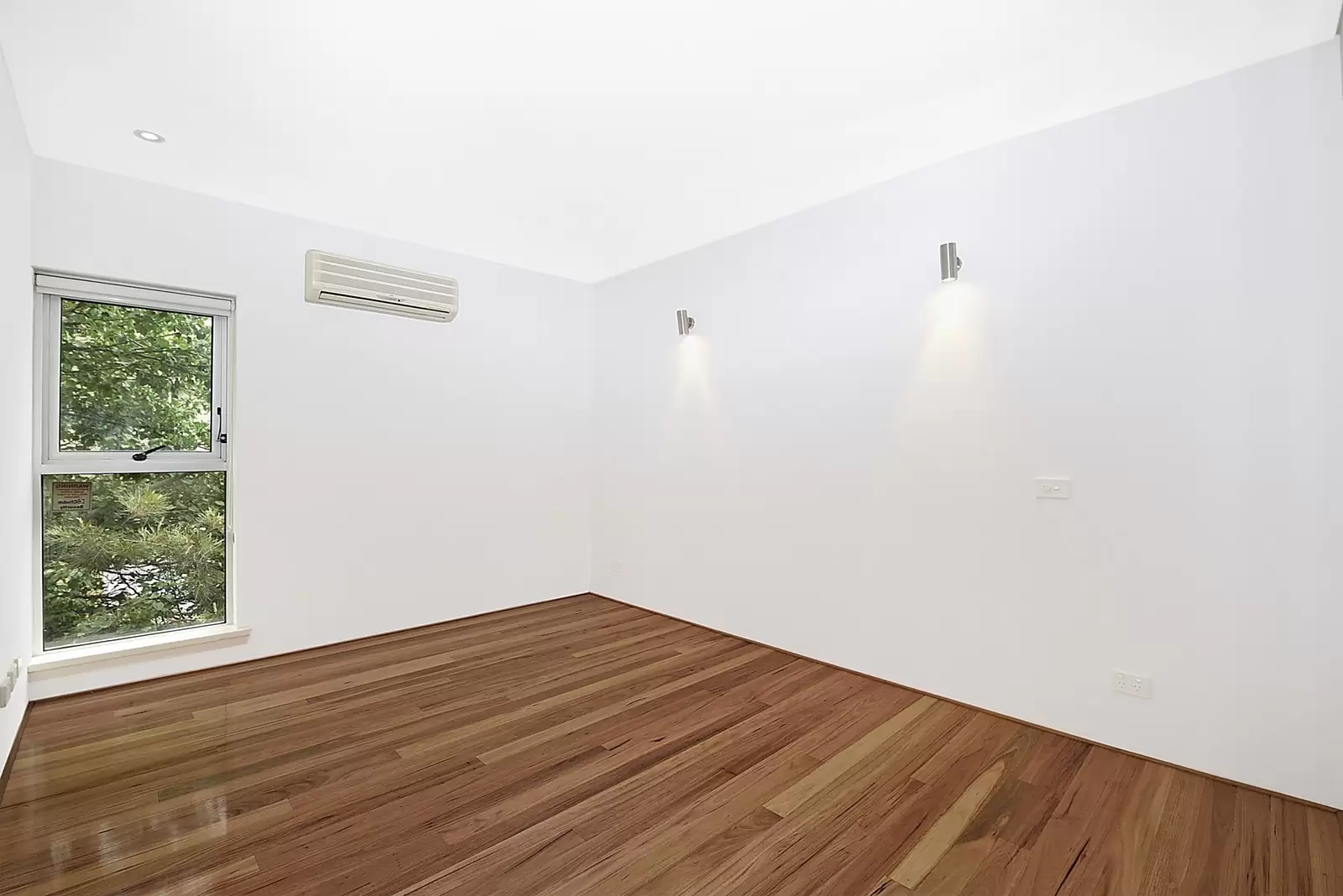 2/2 Castlefield Street, Bondi Sold by Sydney Sotheby's International Realty - image 5