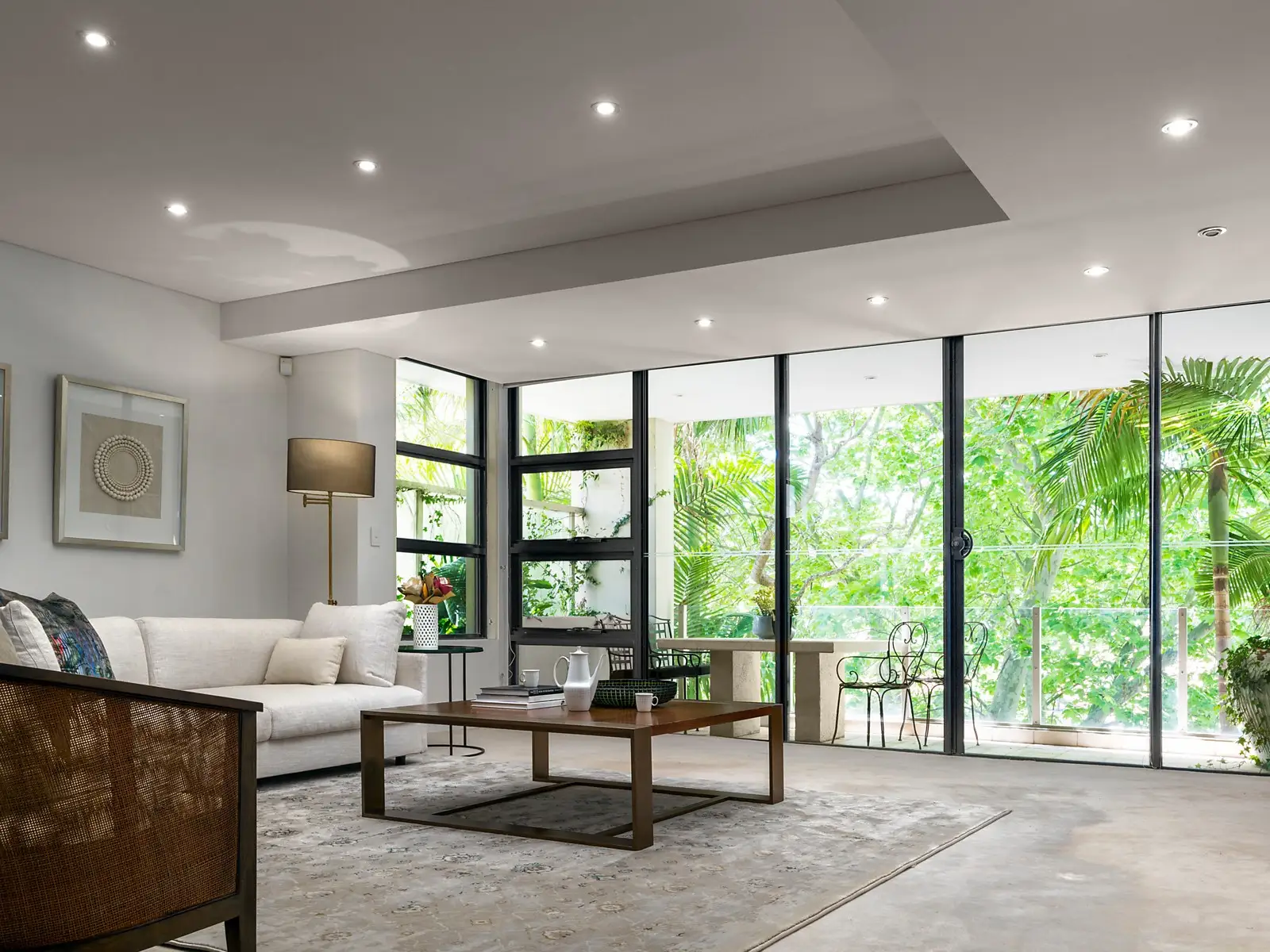 4/31 Manning Road, Double Bay Sold by Sydney Sotheby's International Realty - image 1