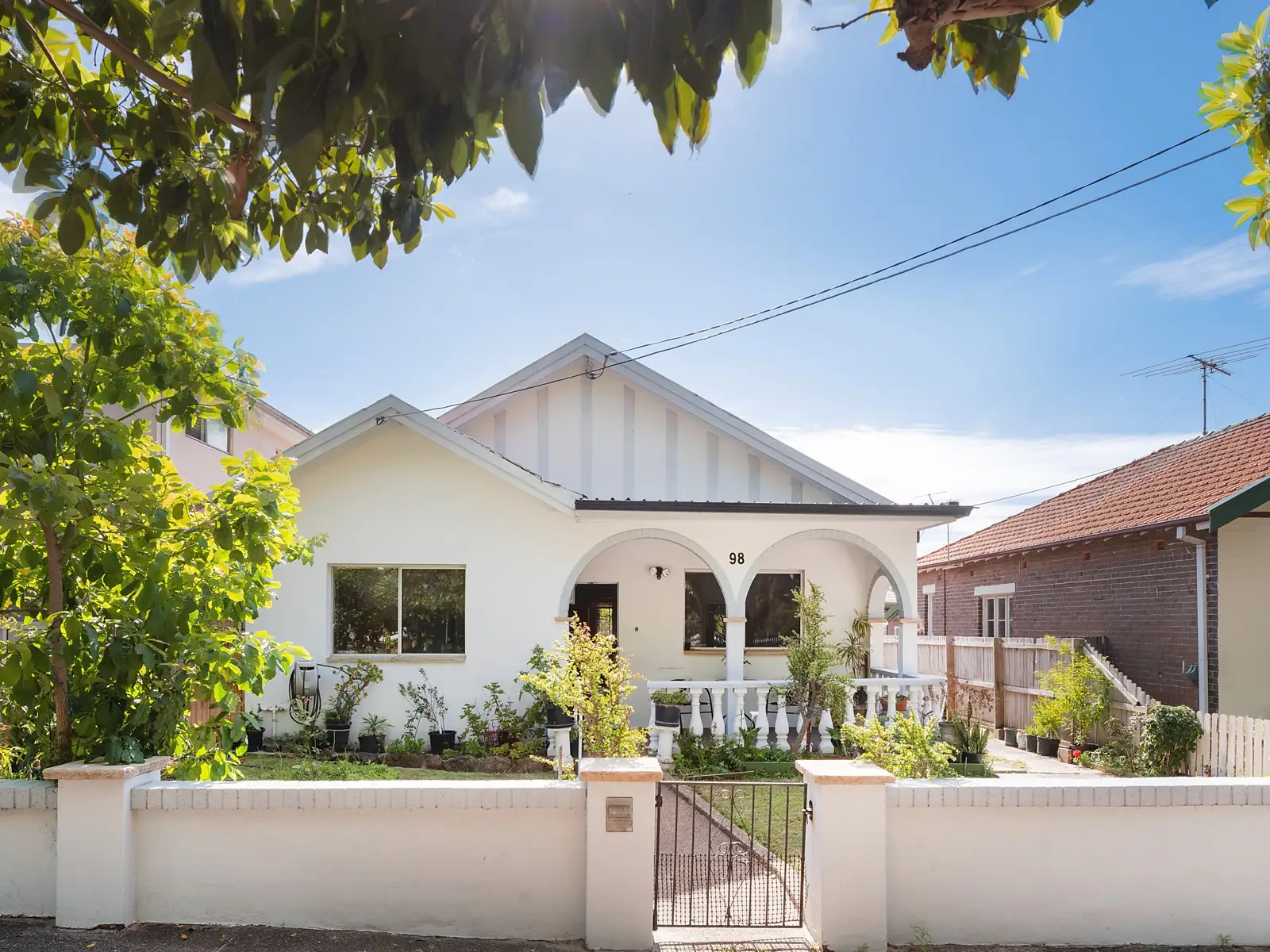 98 Cottenham Avenue, Kensington Sold by Sydney Sotheby's International Realty - image 1