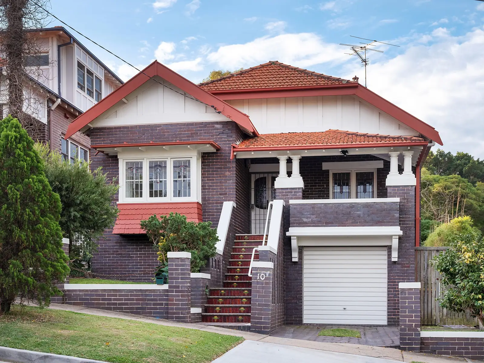 10 Day Avenue, Kensington Sold by Sydney Sotheby's International Realty - image 1