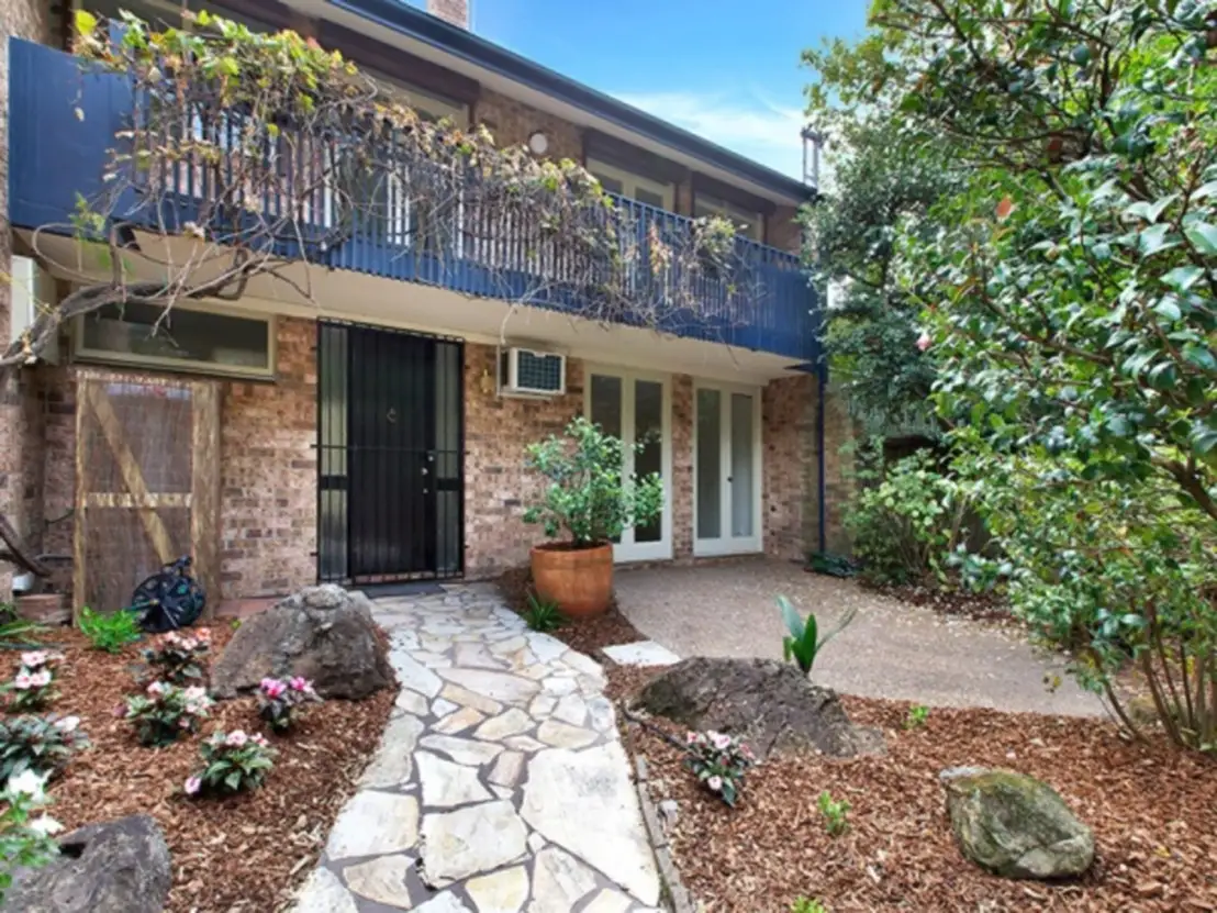 112 Ocean Street, Woollahra Leased by Sydney Sotheby's International Realty - image 1