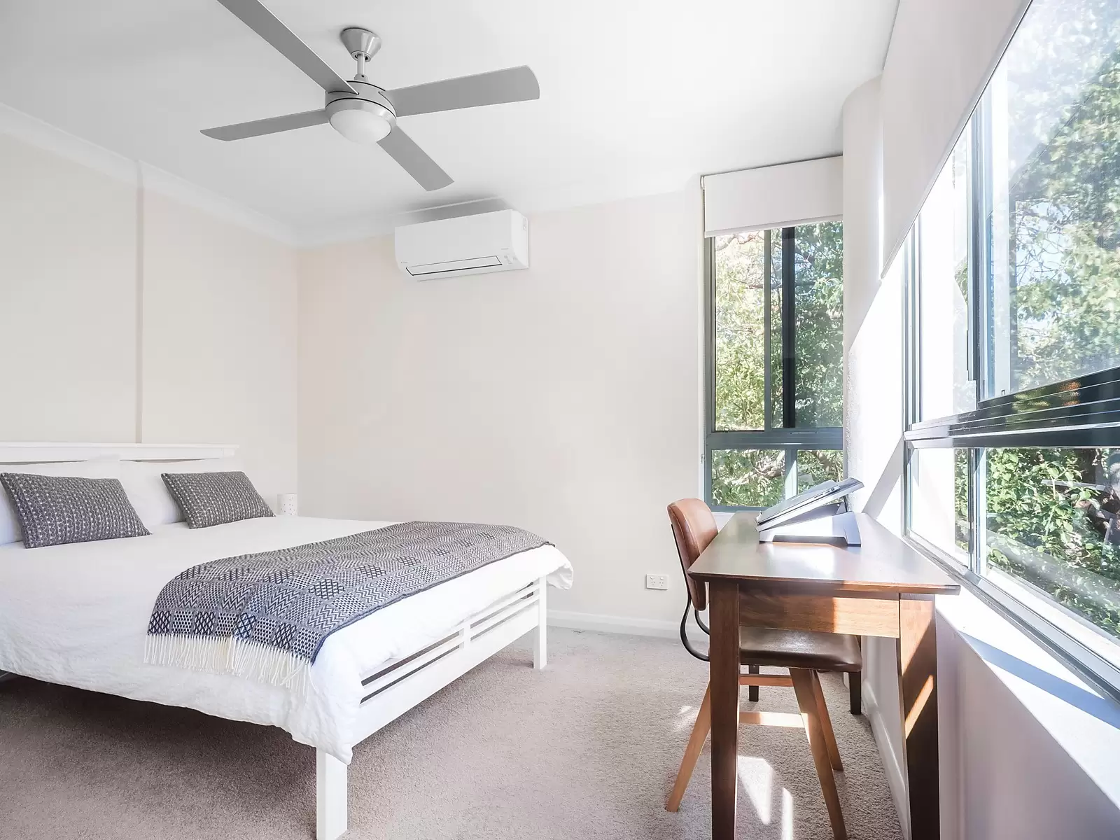 601/57-63 Coogee Bay Road, Randwick Sold by Sydney Sotheby's International Realty - image 10