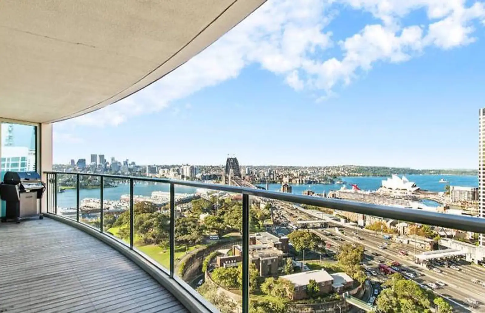 2503/127 Kent Street, Sydney Sold by Sydney Sotheby's International Realty - image 3