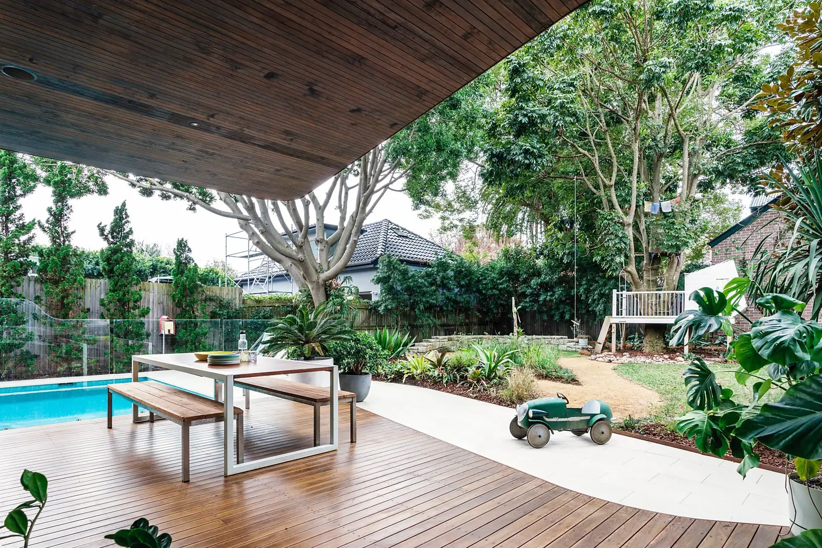 52 Milroy Avenue, Kensington Sold by Sydney Sotheby's International Realty - image 2