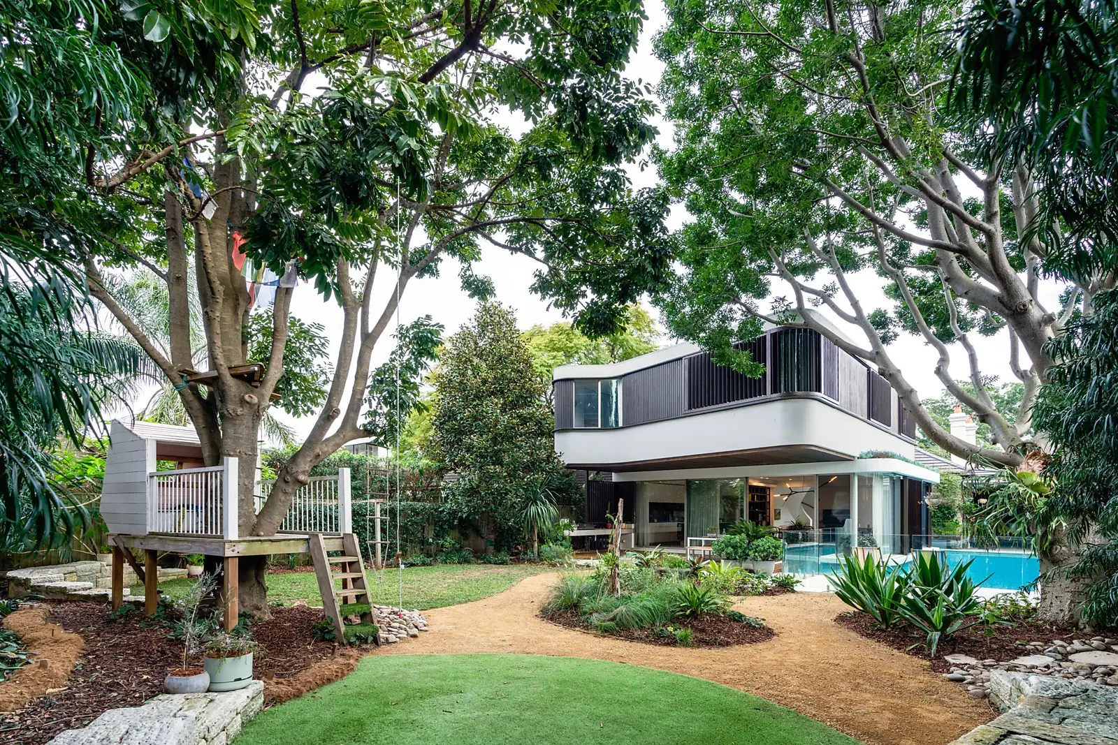 52 Milroy Avenue, Kensington Sold by Sydney Sotheby's International Realty - image 1