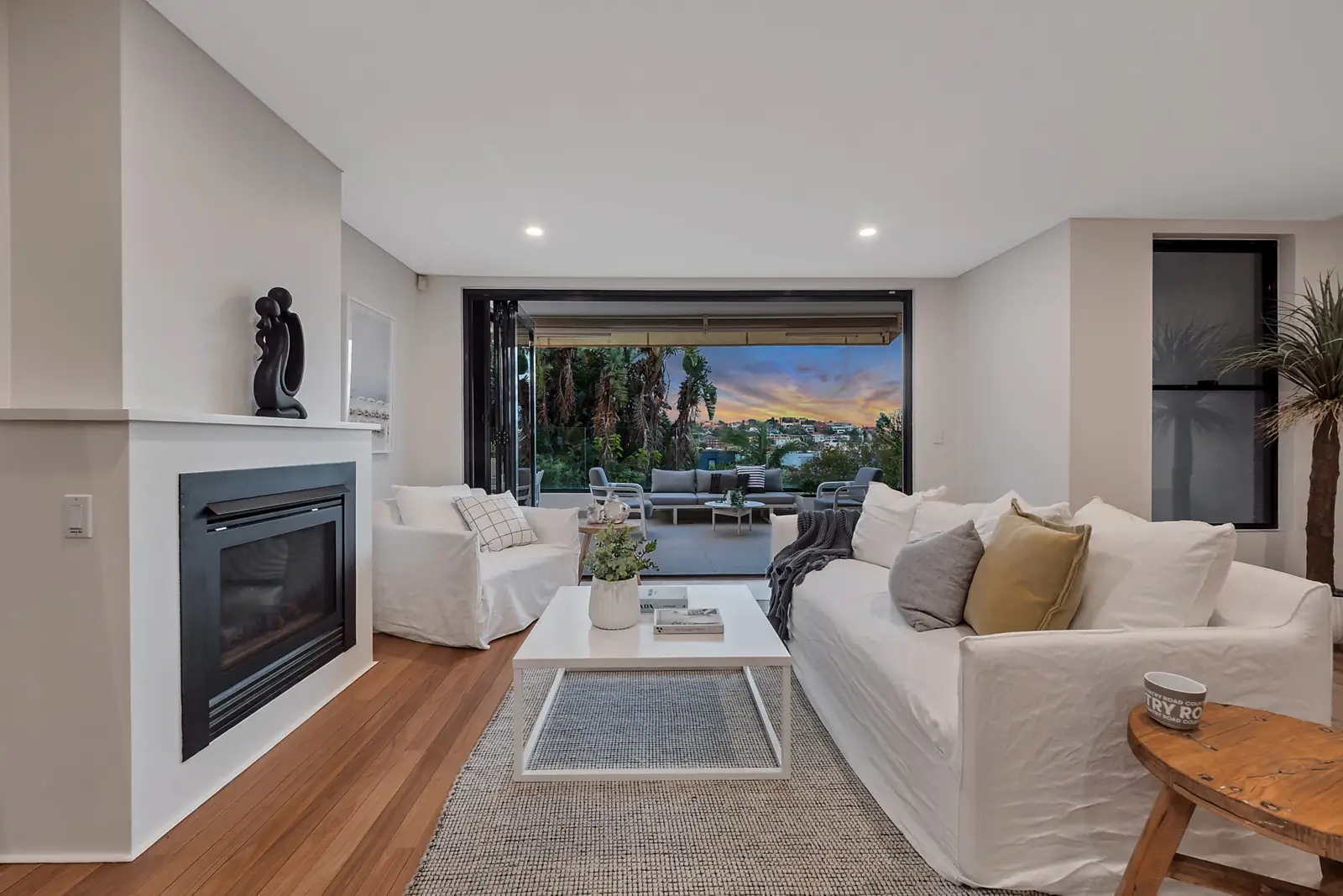 5/55 Carr Street, Coogee Sold by Sydney Sotheby's International Realty - image 1
