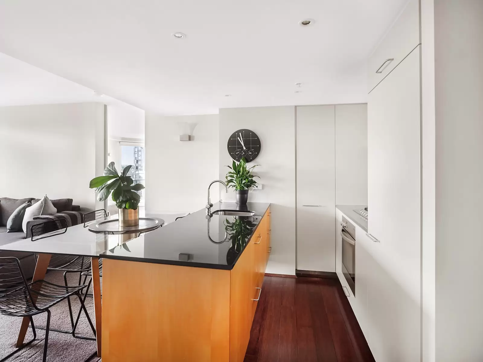 C901/2A Elizabeth Bay Road, Elizabeth Bay Sold by Sydney Sotheby's International Realty - image 4