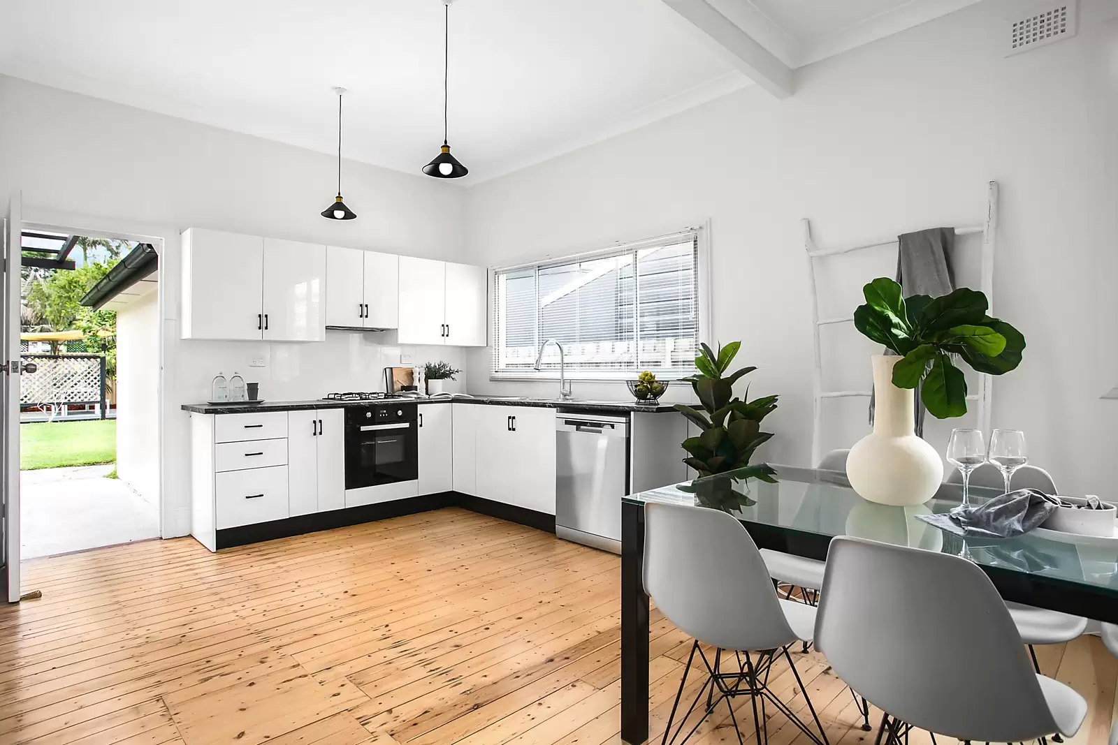 84 Wilson Street, Botany Sold by Sydney Sotheby's International Realty - image 5