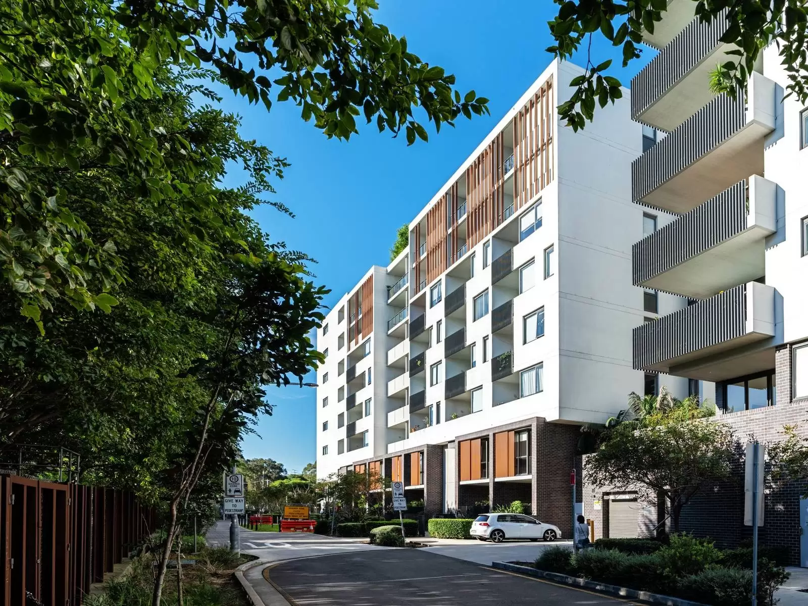 3.07/33 Bridge Street, Erskineville Sold by Sydney Sotheby's International Realty - image 7