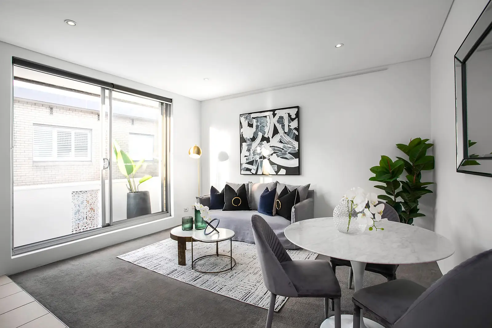 11/108-110 Mount Street, Coogee Sold by Sydney Sotheby's International Realty - image 1