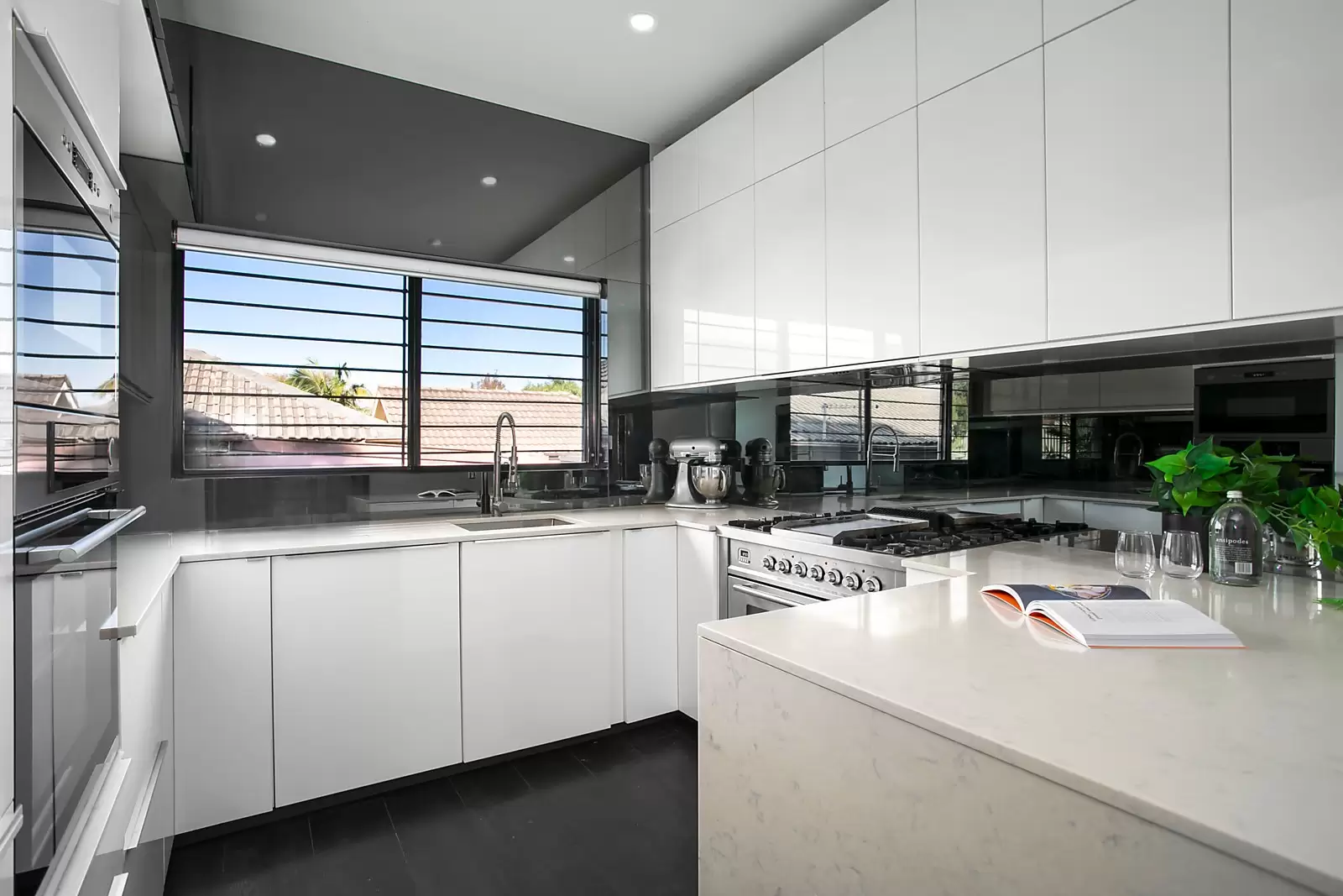 86 Wentworth Avenue, Pagewood Sold by Sydney Sotheby's International Realty - image 6