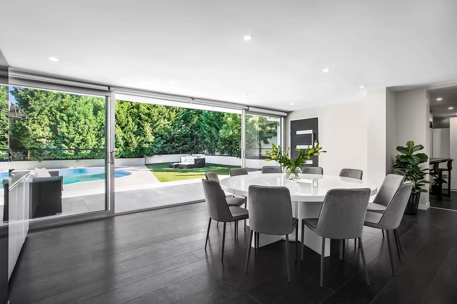 86 Wentworth Avenue, Pagewood Sold by Sydney Sotheby's International Realty - image 3