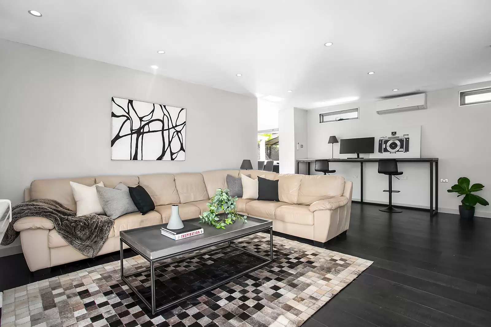 86 Wentworth Avenue, Pagewood Sold by Sydney Sotheby's International Realty - image 5