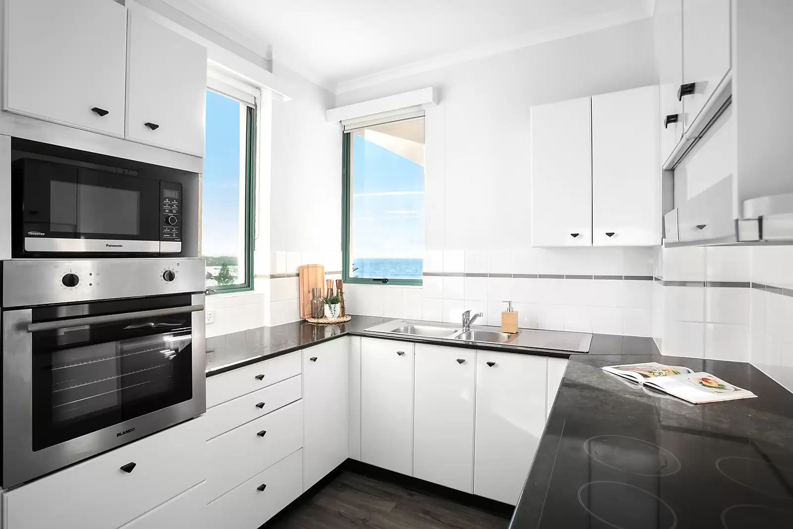 702/56 Carr Street, Coogee Sold by Sydney Sotheby's International Realty - image 4