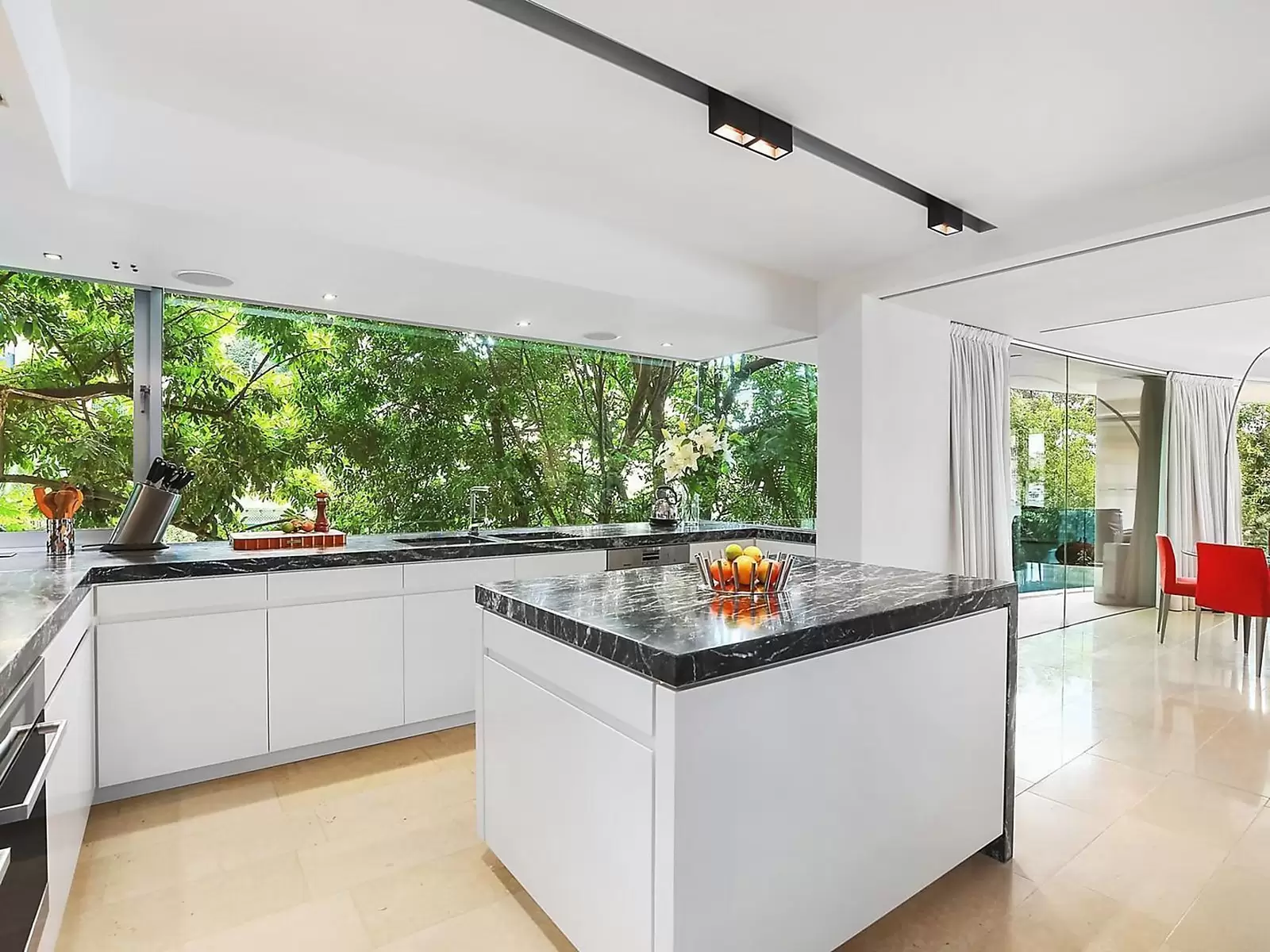 28 Billyard Avenue, Elizabeth Bay Sold by Sydney Sotheby's International Realty - image 3