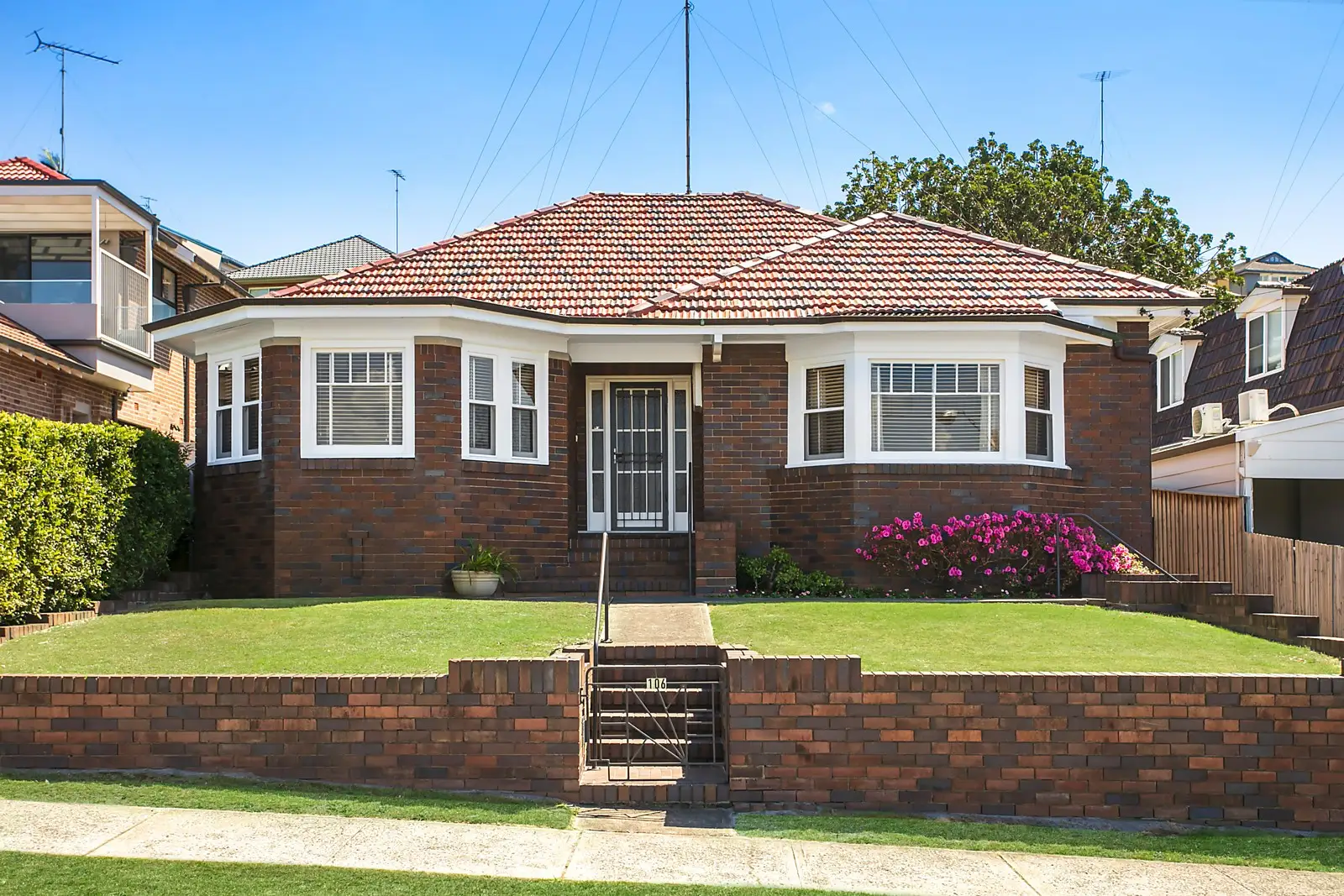 106 Mons Avenue, Maroubra Sold by Sydney Sotheby's International Realty - image 1