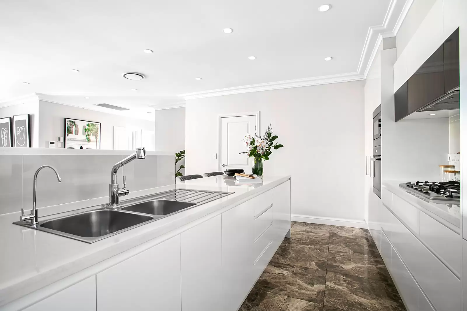 1/14-18 Coonanbarra Road, Wahroonga Sold by Sydney Sotheby's International Realty - image 4