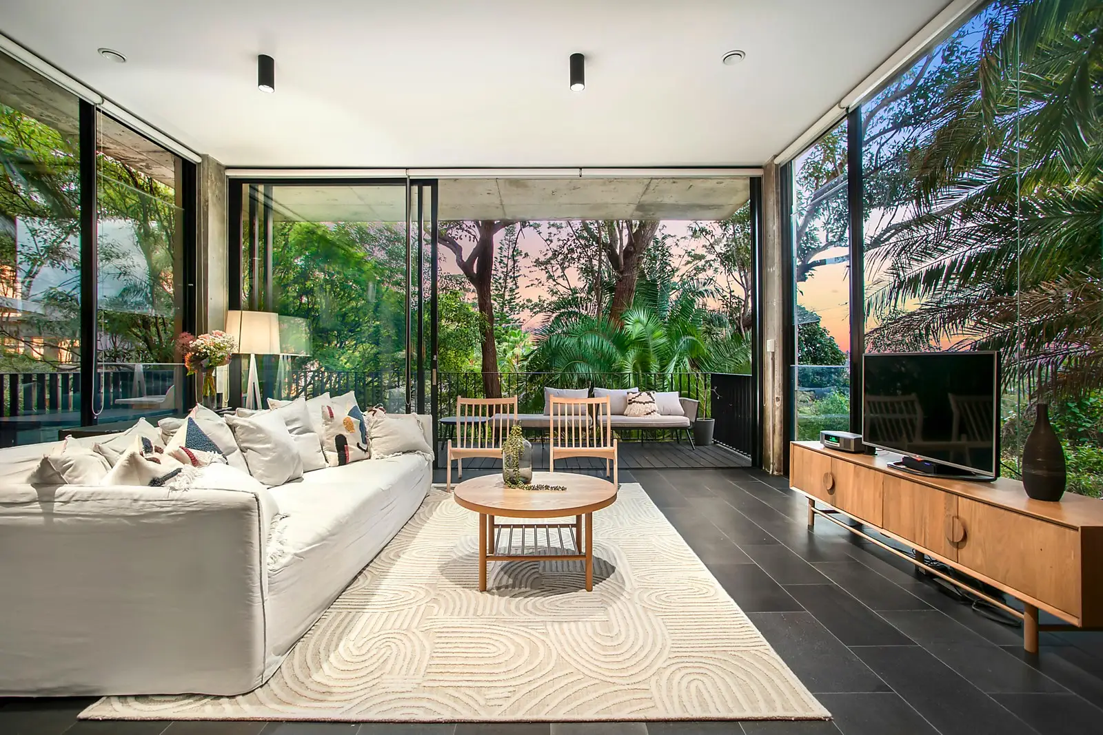 7/99 Carrington Road, Coogee Sold by Sydney Sotheby's International Realty - image 2