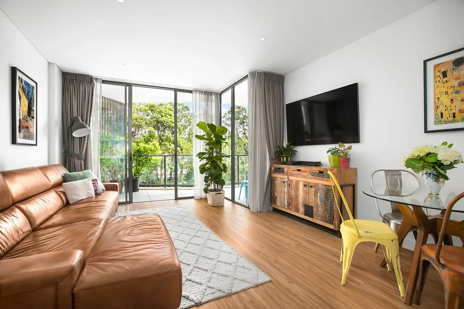 1215/1 Scotsman Street, Forest Lodge Sold by Sydney Sotheby's International Realty - image 1