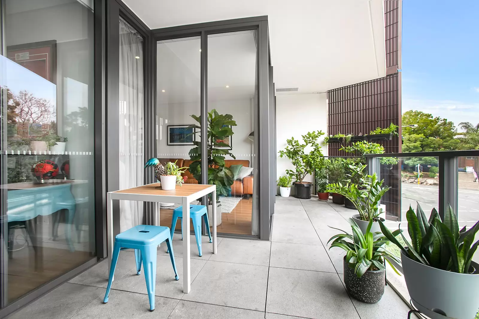 1215/1 Scotsman Street, Forest Lodge Sold by Sydney Sotheby's International Realty - image 3