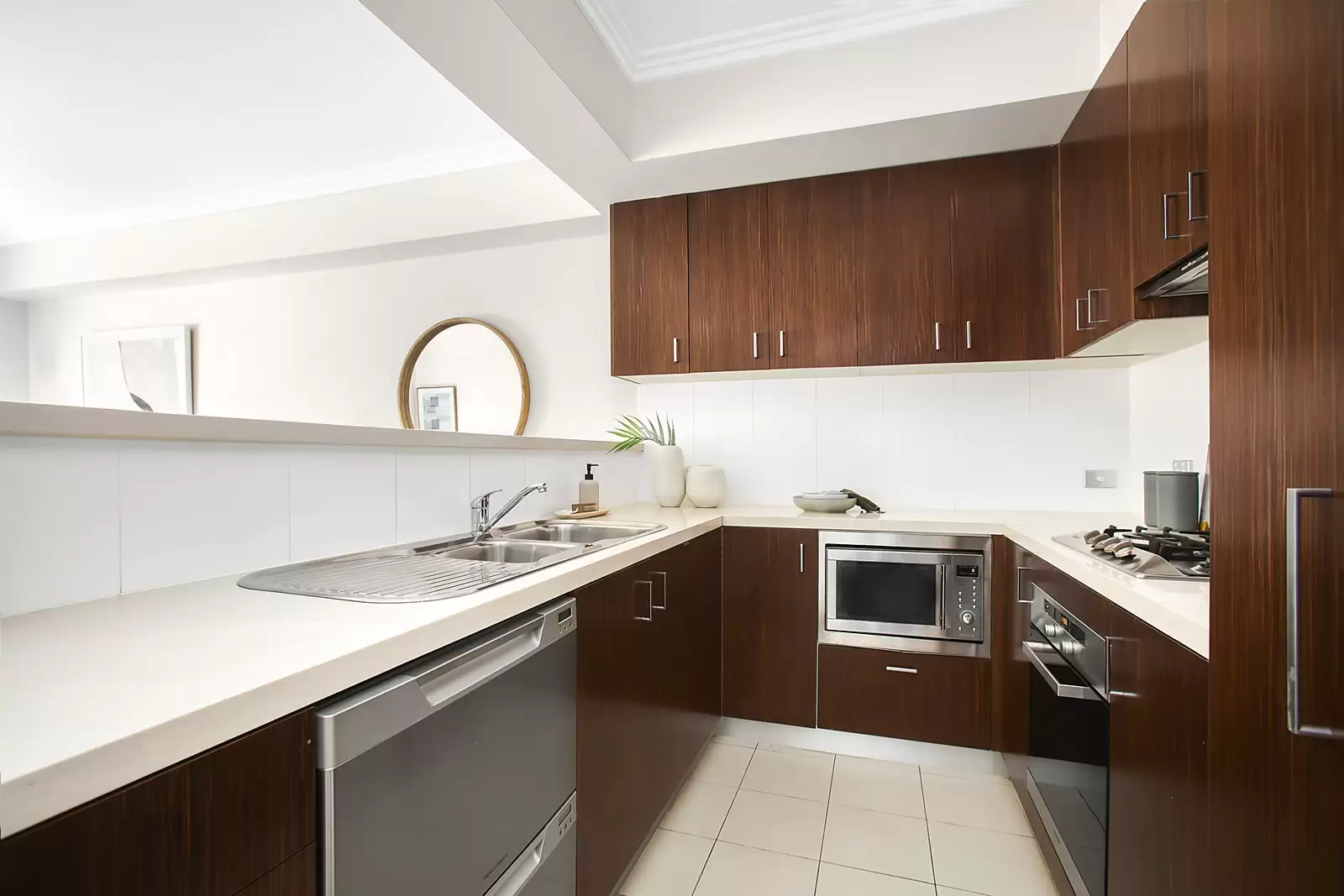 2/10-18 Bay Street, Coogee Sold by Sydney Sotheby's International Realty - image 3