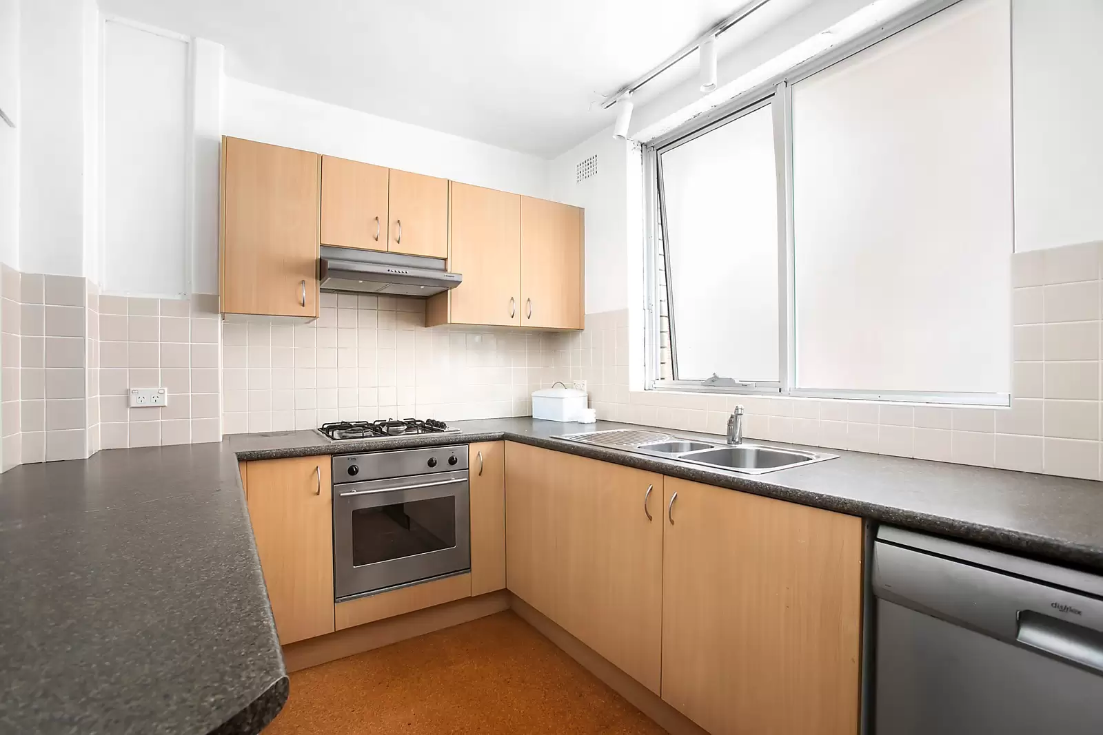 2/207 Birrell Street, Waverley Sold by Sydney Sotheby's International Realty - image 3