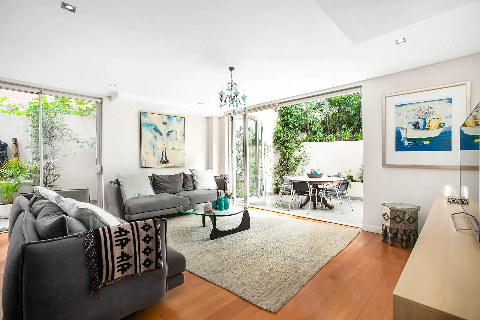 8/30 Fletcher Street, Tamarama Sold by Sydney Sotheby's International Realty - image 2